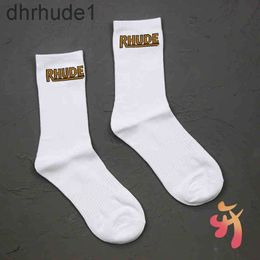 Rhude Socks Simple Letter High Quality Cotton European American Street Trend Socks Men and Women Socks Warm and Comfortable Needle Socks Rhude Couple Intube So S4cq