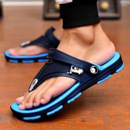 Sandals 2024 Men Flip Flops Beach Slippers Summer Men's Flat Shoes Antiskid Fashion Designer Rubber Casual Tide