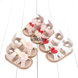 Sandali estivi per bambini First Walkers per bambine 0-1 anni Cuori rossi antiscivolo Morbido PU Casual Walikng Scarpe da esterno di alta qualitàH24229