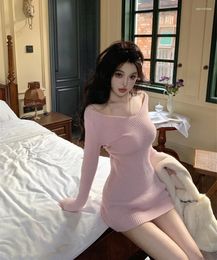 Casual Dresses Sweet Girl Pink V-neck Long Sleeved Knitted Dress Women's Winter Tight Wrapped Hip Bottom Short Fashion Female Clothes