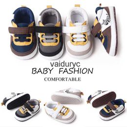 Primeiros caminhantes sapatos de bebê 6 a 12 meses para meninos e meninas tênis macio couro pu casualh24229