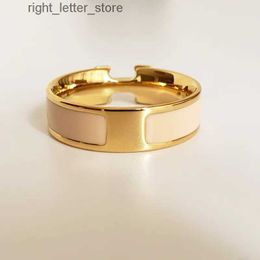 New high quality designer design titanium ring classic jewelry men and women couple modern style 240301