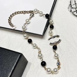 Alta Qualidade Pearl Chains Designer Colares Design Marca Carta Pingentes Homens Mulheres 18k Ouro Cobre Diamante Cadeia Colar Moda Jóias Presentes