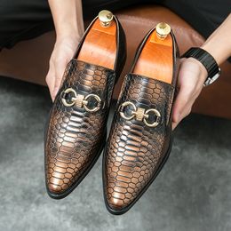 Daily Men Loafers PU Low Heel Metal Buckle Decoration Business Banquet Men Shoes