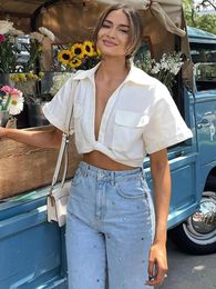 Women's Blouses 2024 Crop Top Women Collared V Neck Twist Hem Cropped Shirt With Front Flap Pockets Turn-Up Short Sleeve White Summer Tops