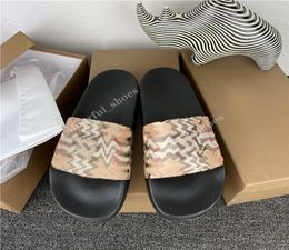 London Inglaterra masculino sandálias de verão praia slide home slippers slippers preto sliders lisos planos pretos sapatos de corredor da moda comf3729673