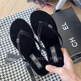 Luxury Designer sandles Womens Slipper Sandals Shoe Slide Summer fashion Wide flat flip-flops 2 C classic printed letter sandals size 35-42