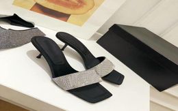 2020 Новая топ -дизайнерская обувь Women039s Diamond Leather Slippers Fashion Indoor Beach Shoes Shoes Кожаные тапочки сандалии SIZ1217849