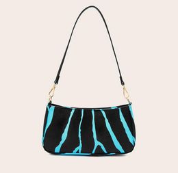 Fashion 2023 Luxus -Brieftaschen Handtaschen Frauen Frauen Strand Designer -Taschen Kreuzkörperhandtasche große Kapazität gestickt S6889468