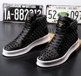 Stivali da design maschile Black Banquet Adus Dress Stamping Rabbro Flat Platform Sneaker Sunito Casual Zapatos de Hombre A251421704