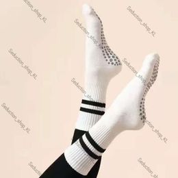 2 Pairs Stockings Alyoga Socks Non-Slip Cotton Comfort Women's Mid-Tube Piles Plus Thick Terry Pilates Designer Sock Breathe Yoga Socks Al Long Sock c76