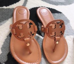 2023 Designer Slippers Clip Toe Woman Sandals Real Leather Casual Female Flats Slides Beach Footwear New Flip Flops Ladies Fashion4300176