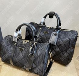 Mens Designers Duffle Bags For Women Luxurys Designer Bags Large Capacity Handbag Brand Classic Buckle Luggage Travel Bags Outdoor6259791