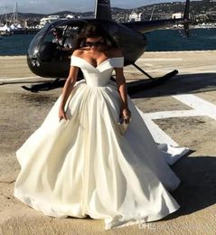 White Off Shoulder Ball Gown Prom Dresses Long Corset Satin Formal Evening Gowns Black Girls Cheap Backless Evening Wear Red Carpe8063244