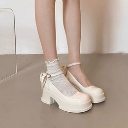 Sapatos de couro pequeno de salto alto para mulheres 2024 Nova corrente de pulseira dupla Primavera e outono Temporada 7cm Mary Jane Sapatos grátis
