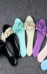 2022 Paris Camellia japonica Цветочная желе сандалии сандалии роскоши C Women039s 3D цветы резиновые минимумы каблуки шлепанцы Slides OG 4638952