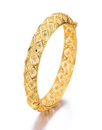 Women Bangle Hollow Buckle Bracelet 18k Yellow Gold Filled Fashion Jewellery Girlfriend Lady Bangle Wedding Party Gift Dia 60mm605106487865