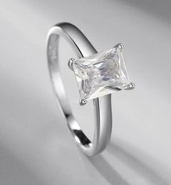 European and American 925 Silver Platinumplated Transparent Fourclaw Diamond Ring Female Highquality Female Jewelry7576786