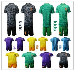 TOP Spain 2020 Football Goalkeeper Soccer Home Kit 1 DE GEA 13 ARRIZABALAGA European Cup Uniforms Men and Kids Football clothes 3088977