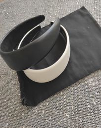 new fashion Hair Accessories collection classic PU headband with metal c classic hairband Equipped With VIP card and dust bag7509255