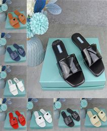 Clatadores de alta qualidade femininos 2022 sandálias de verão clássicas praia slide chinelos chinelos brancos preto sexy slipper para mulher 3443364