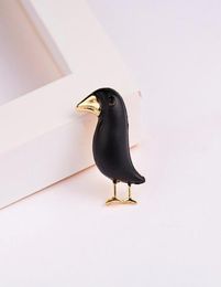 Rinhoo Crow Brooch Black Paint Bird Enamel Brooches Men Women Suits Dress Hat Collar Brooch Pins Animal Scarf Buckle Gift5027001