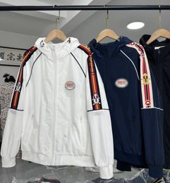 Jackets de luxo de Windbreaker para homens de manga longa colorido ombro de ombro ao ar livre, designer de jaqueta zíper da marca de capuz masculino