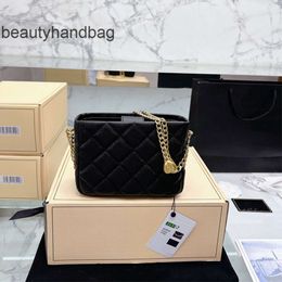 Chain CF Luxury Shoulder Chanells Quality Genuine Women CC Handbag Channelbags High Bag Leather Designer Hobo Love Heart Golden Ball Mini Tote Black Sheepskin Cavia