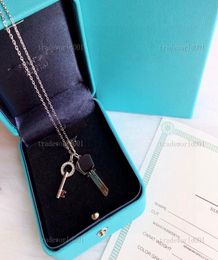 Absolvierte S925 -Sterling Keys Blütenblätter Key Pendell Halskette mit Diamanten 100 925 Silber Halsketten4165914