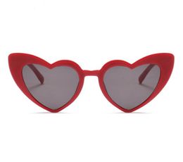 Love Heart Sunglasses for Women 2018 Fashionable Cat Eye Sunglasses Black Pink Red Heart Shape Sun Glasses for Men Uv4006282418