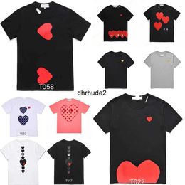 2024 Fashion Mens Play t Shirt Garcons Designer Shirts Red Commes Heart Casual Womens Des Badge graphic tee heart behind letter on chest Cdg Embroidery Short Sleeve h8
