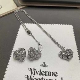 Viviannes Westwoods Necklaces Light Luxury Style Sparkling Saturn Clavicle Chain New Western Empress Dowager Full Diamond Hollow Heart Love Necklace for Women