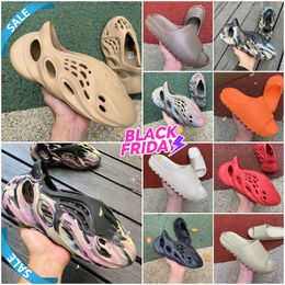 Tasarımcı Erkek Kadın Köpük Runners Slides Terlik Sandalet KW Onyx Mx Cinder Kum Kemik Reçine Taş Kaynak Gri Slayt Serileri Erkek Kadın Ayakkabı Yaz Plajı Termeri 36-46