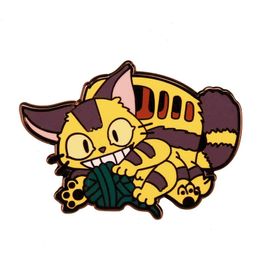 Catbus Play with Yarn Ball Knitting Lover Brooch Pins Enamel Metal Badges Lapel Pin Brooches Jackets Fashion Jewelry Accessories