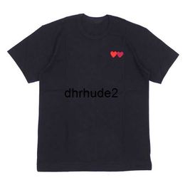 2024 Fashion Mens Play t Shirt Garcons Designer Shirts Red Commes Heart Casual Womens Des Badge graphic tee heart behind letter on chest Cdg Embroidery Short Sleeve c6