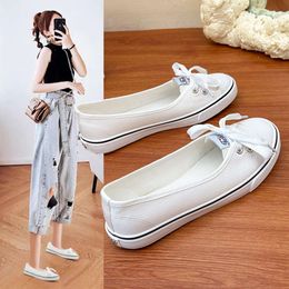 Frequently selling shallow mouth canvas women in summer, flat bottomed nurse with round toe and one foot pedal for mothers, casual women's shoes 305