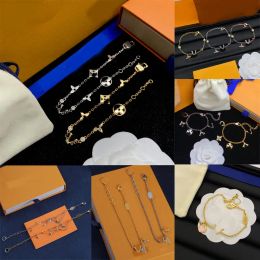 Bracelets Luxury Designer Bracelets For Woman Classic Crystal Clover Flower Star Letter Charm Bracelet Chain Bracelet 18K Gold 925 Silver Pl
