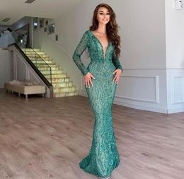 Emerald Green Sequined Mermaid Evening Dresses Long Sleeves Sweep Train V Neck Formal Prom Party Gowns8532370