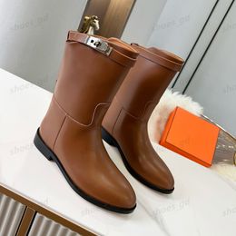 Cancella di alta qualità in pelle nera Black Famous Brand Boots Knight Boots Designer Half Fashi