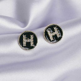 He Earring Expensive Design Letter Black Diamond Earrings Trendy Small Simple Silver Needle Female with Original Logo S3qj