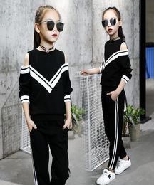 2019 Fashion Big Girls Sports Suits Off Shoulder Black White Clothing Set for Teenage Spring Autumn Tracksuit Kids Sportswear SH12727044