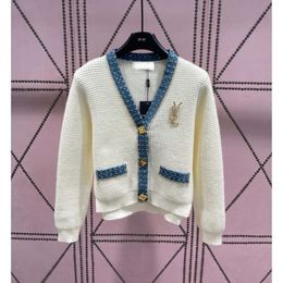 23 PRE Autumn New V-Neck Colour Matching with Cardigan Sweater Neckline Beaded Denim Design Chest Pin Decor