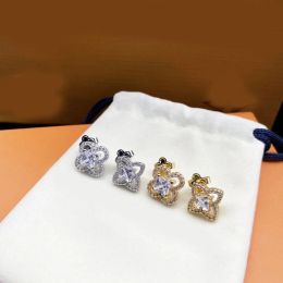 Orecchini designer di marchi di lusso classici Crystal Letter Clover Orecchini a clip auricolari Flower Clip Dangle Earring per donne eleganti Oro Silver Plorato Wedding Jewelry