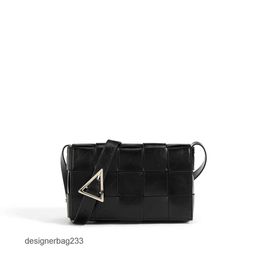 Shoulder Designer bag Knitted bags Cassette bottegs Crossbody Textured Handmade Woven Bag Bag Popular Fashion Small F Square Bag 0RUT