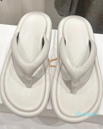 Designer The Row Shae Sandal Mulher Selppers Sapato de borracha Mara Mara Sandália mínima de sapato Minimal