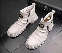 Homem de moda de alta qualidade High Top British Style Rrivet Shoes Men Sapatos Causal Luxo Sapatos Branco de Bottom Borracha para Mal3974716