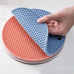 Round Heat Resistant Rubber Mat Cup Coasters Multifunction Anti slip Dish Drying Pot Holder Mats Tableware Placemat Honeycomb Texture 14.5cm/5.7inch JY0587