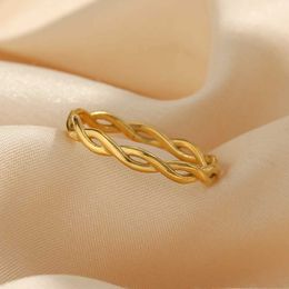 Couple Rings 2022 New Super Minimalist Braided Twisted Thin Gold Rings For Lady Waterproof Stainless Steel 18K Gold Plated Girls Ring S24604