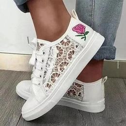 Scarpe casual Summer Women Slip traspirante su appartamenti a fiocco con fila in perline a strisce Sole Sneakers Sneakers Souldompazia 2024