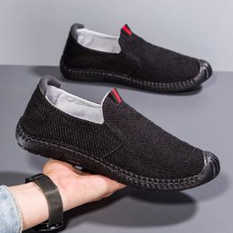 Alte Peking -Stoffschuhe 2024 Frühlings-/Sommer Neue Leinen Herren lässige Schuhe Rindfleisch Sehne Sohle Fahrspaziergang Atmungsfreie Männerschuhe